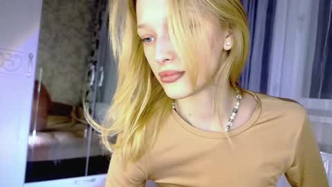 Snapshot of darlingdarinka chatting on 03/03/25, 02:48 D online show from 03/03/25, 02:48