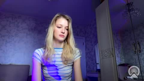 Snapshot of darlingdarinka chatting on 09/12/25, 05:18 D online show from 09/12/25, 05:18