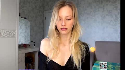 Snapshot of darlingdarinka chatting on 09/26/25, 04:38 D online show from 09/26/25, 04:38