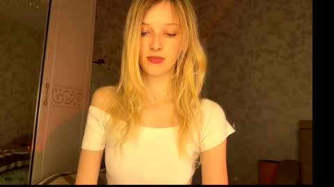 Snapshot of darlingdarinka chatting on 10/23/25, 03:11 D online show from 10/23/25, 03:11