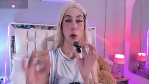 darlyn_tenderhot__ online show from 11/18/25, 09:19