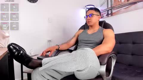 Snapshot of dash_bukoski chatting on 11/12/25, 12:16 Dash online show from 11/12/25, 12:16