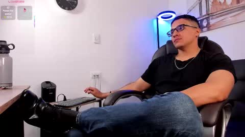 Snapshot of dash_bukoski chatting on 11/25/25, 12:49 Dash online show from 11/25/25, 12:49