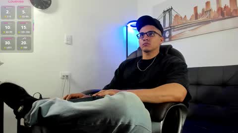 Snapshot of dash_bukoski chatting on 11/30/25, 12:53 Dash online show from 11/30/25, 12:53