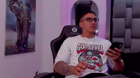 Snapshot of dash_bukoski chatting on 02/02/26, 02:16 Dash online show from 02/02/26, 02:16