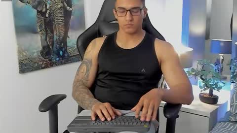 Snapshot of dash_bukoski chatting on 02/25/26, 12:26 Dash online show from 02/25/26, 12:26