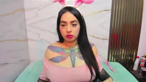 dashamiller_ online show from 11/27/25, 12:40