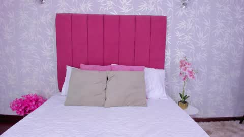 Snapshot of dashanovikov chatting on 02/12/25, 12:01 Dasha online show from 02/12/25, 12:01