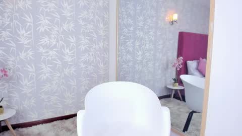 Snapshot of dashanovikov chatting on 02/23/25, 12:16 Dasha online show from 02/23/25, 12:16