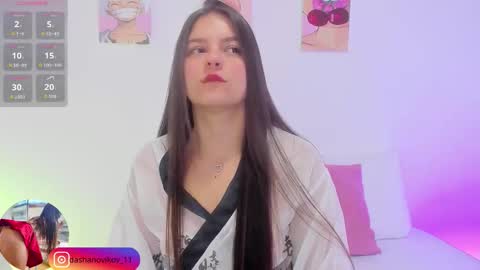 Snapshot of dashanovikov chatting on 10/15/25, 12:27 Dasha online show from 10/15/25, 12:27