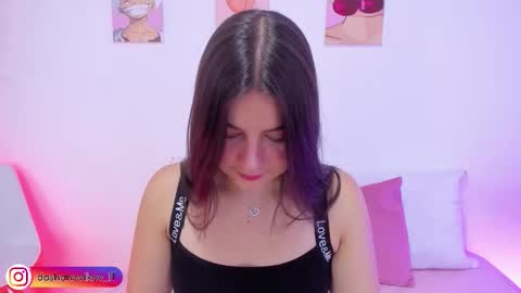 Snapshot of dashanovikov chatting on 11/10/25, 12:15 Dasha online show from 11/10/25, 12:15