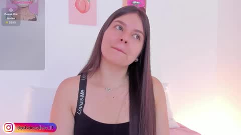 Snapshot of dashanovikov chatting on 01/15/26, 12:10 Dasha online show from 01/15/26, 12:10