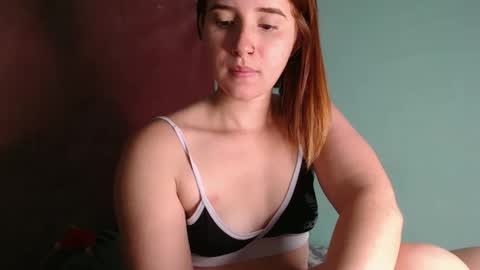 Snapshot of dasne19 chatting on 02/19/25, 10:20 Dafne online show from 02/19/25, 10:20