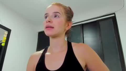 Dafne online show from 02/18/26, 01:34