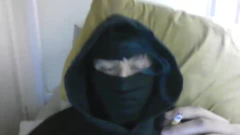 Snapshot of datoyboxxx chatting on 04/27/26, 01:42 datoyboxxx online show from 04/27/26, 01:42