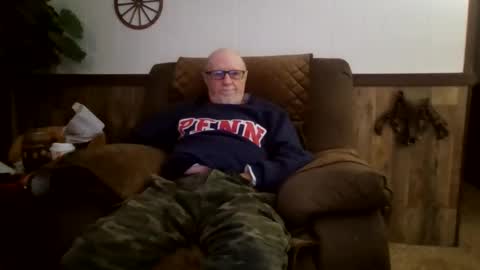 Snapshot of dave571960 chatting on 10/23/25, 10:03 dave571960 online show from 10/23/25, 10:03