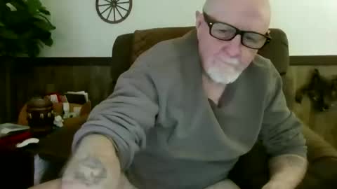 Snapshot of dave571960 chatting on 05/14/26, 10:49 dave571960 online show from 05/14/26, 10:49