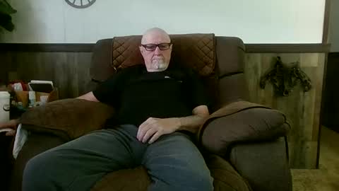 Snapshot of dave571960 chatting on 05/23/26, 10:30 dave571960 online show from 05/23/26, 10:30