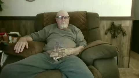 Snapshot of dave571960 chatting on 05/24/26, 10:31 dave571960 online show from 05/24/26, 10:31