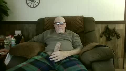 Snapshot of dave571960 chatting on 05/30/26, 10:34 dave571960 online show from 05/30/26, 10:34