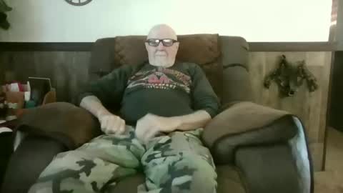 Snapshot of dave571960 chatting on 06/08/26, 09:53 dave571960 online show from 06/08/26, 09:53