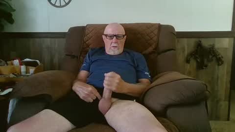 Snapshot of dave571960 chatting on 07/04/26, 10:21 dave571960 online show from 07/04/26, 10:21