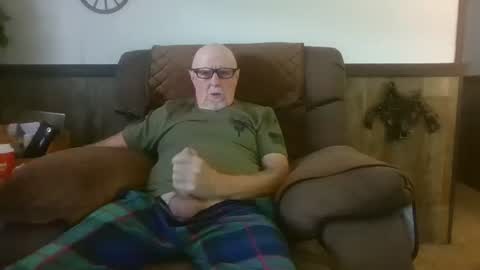 Snapshot of dave571960 chatting on 07/19/26, 10:41 dave571960 online show from 07/19/26, 10:41
