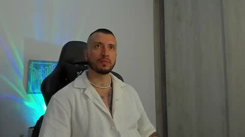 DAVE MAX online show from 10/31/25, 01:06