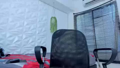 Snapshot of dave_skinnycum420 chatting on 09/13/25, 12:49 dave online show from 09/13/25, 12:49