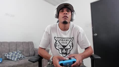 Snapshot of dave_skinnycum420 chatting on 10/03/25, 03:25 dave online show from 10/03/25, 03:25