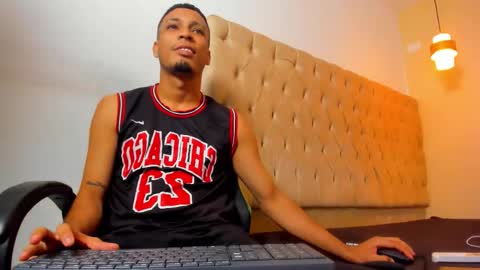 Snapshot of dave_skinnycum420 chatting on 10/18/25, 07:53 dave online show from 10/18/25, 07:53