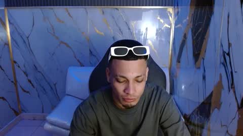 Snapshot of dave_skinnycum420 chatting on 03/30/26, 01:01 dave online show from 03/30/26, 01:01