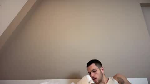 Snapshot of daveandben chatting on 02/08/25, 04:03 DaveAndBen online show from 02/08/25, 04:03