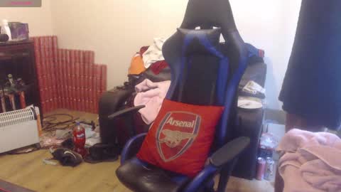 Snapshot of daver281197 chatting on 12/12/24, 11:29 dave online show from 12/12/24, 11:29