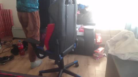 Snapshot of daver281197 chatting on 03/09/25, 04:44 dave online show from 03/09/25, 04:44