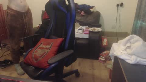 Snapshot of daver281197 chatting on 03/10/25, 12:29 dave online show from 03/10/25, 12:29