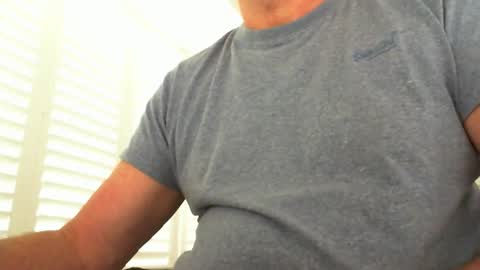 Snapshot of davesu12345 chatting on 10/17/25, 08:28 davesu12345 online show from 10/17/25, 08:28