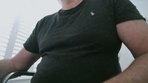 davesu12345 online show from 06/11/26, 08:12