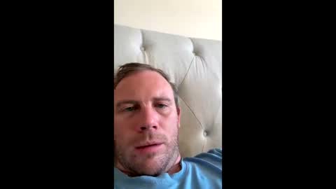 Snapshot of davevajayjay chatting on 10/25/25, 09:17 davevajayjay online show from 10/25/25, 09:17