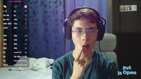 Snapshot of david_colombian chatting on 06/28/26, 01:22 ProgrammerBoy online show from 06/28/26, 01:22