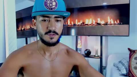 Snapshot of david_johnson372 chatting on 07/11/26, 12:57 Hey im David that loves to explore and speak their fantasies. Very open talktative and nice. Feel free to chat with me online show from 07/11/26, 12:57