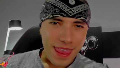 Snapshot of david_jons7 chatting on 12/07/24, 09:22 David Jons online show from 12/07/24, 09:22