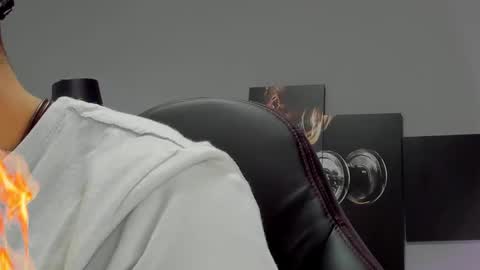 Snapshot of david_jons7 chatting on 01/08/25, 12:17 David Jons online show from 01/08/25, 12:17