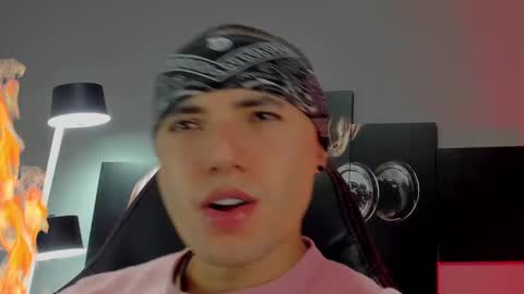 Snapshot of david_jons7 chatting on 01/29/25, 03:44 David Jons online show from 01/29/25, 03:44