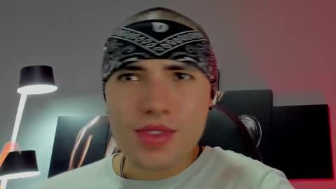 Snapshot of david_jons7 chatting on 02/07/25, 12:42 David Jons online show from 02/07/25, 12:42