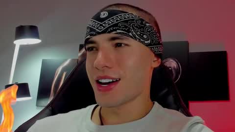 Snapshot of david_jons7 chatting on 03/01/25, 12:50 David Jons online show from 03/01/25, 12:50