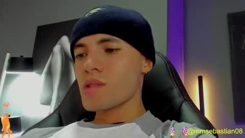 Snapshot of david_jons7 chatting on 06/10/26, 02:01 David Jons online show from 06/10/26, 02:01