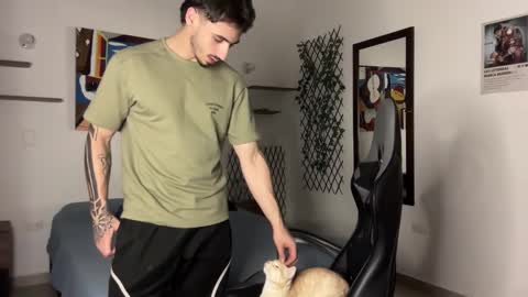 David online show from 10/21/25, 03:18