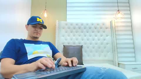 david_victoriaa online show from 11/28/25, 01:25