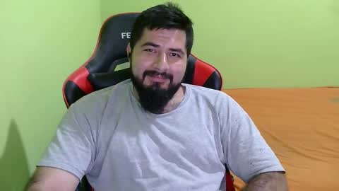 Snapshot of daviddelz chatting on 02/14/25, 05:09 David online show from 02/14/25, 05:09